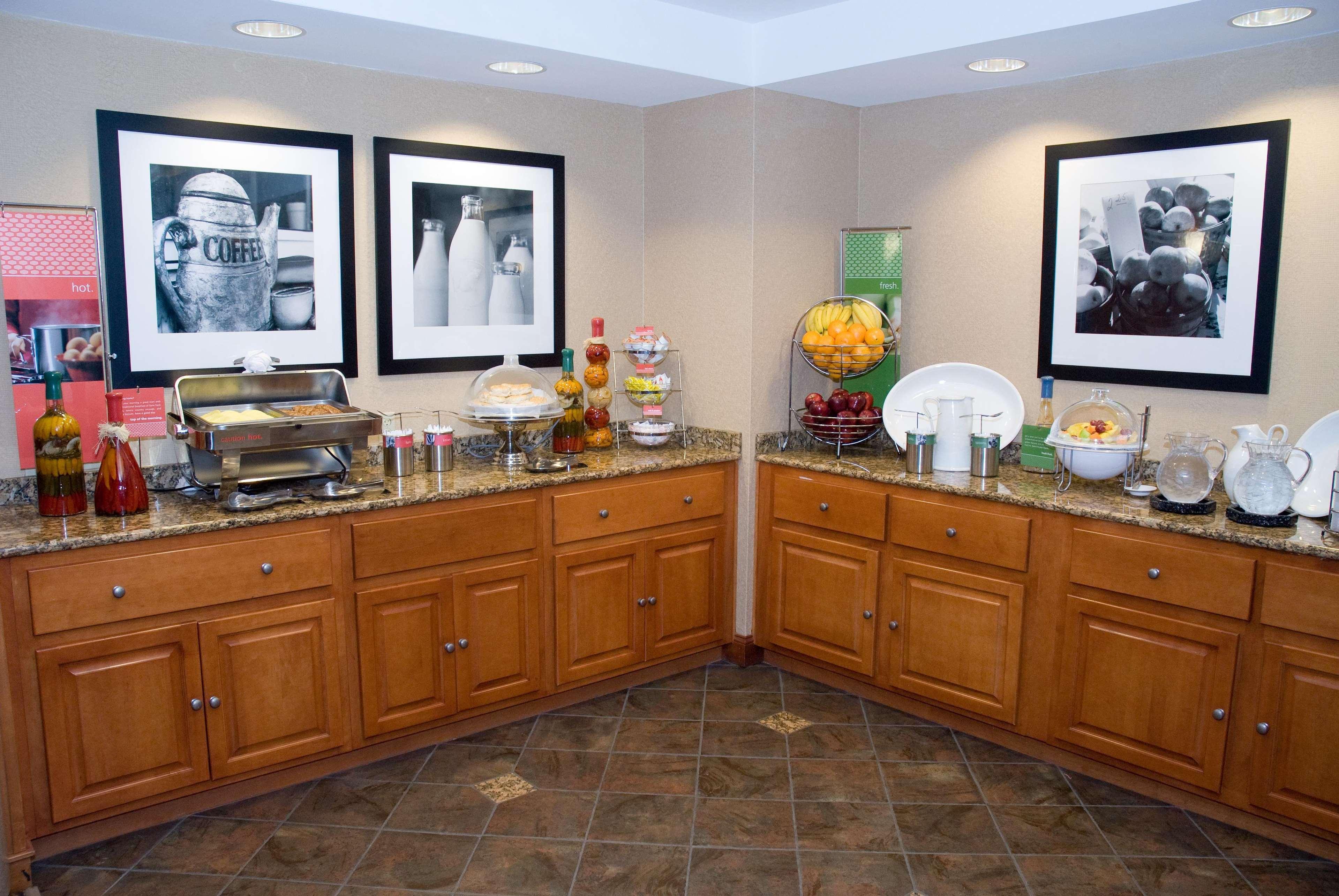 Hampton Inn & Suites By Hilton Manchester Bedford Restaurant billede