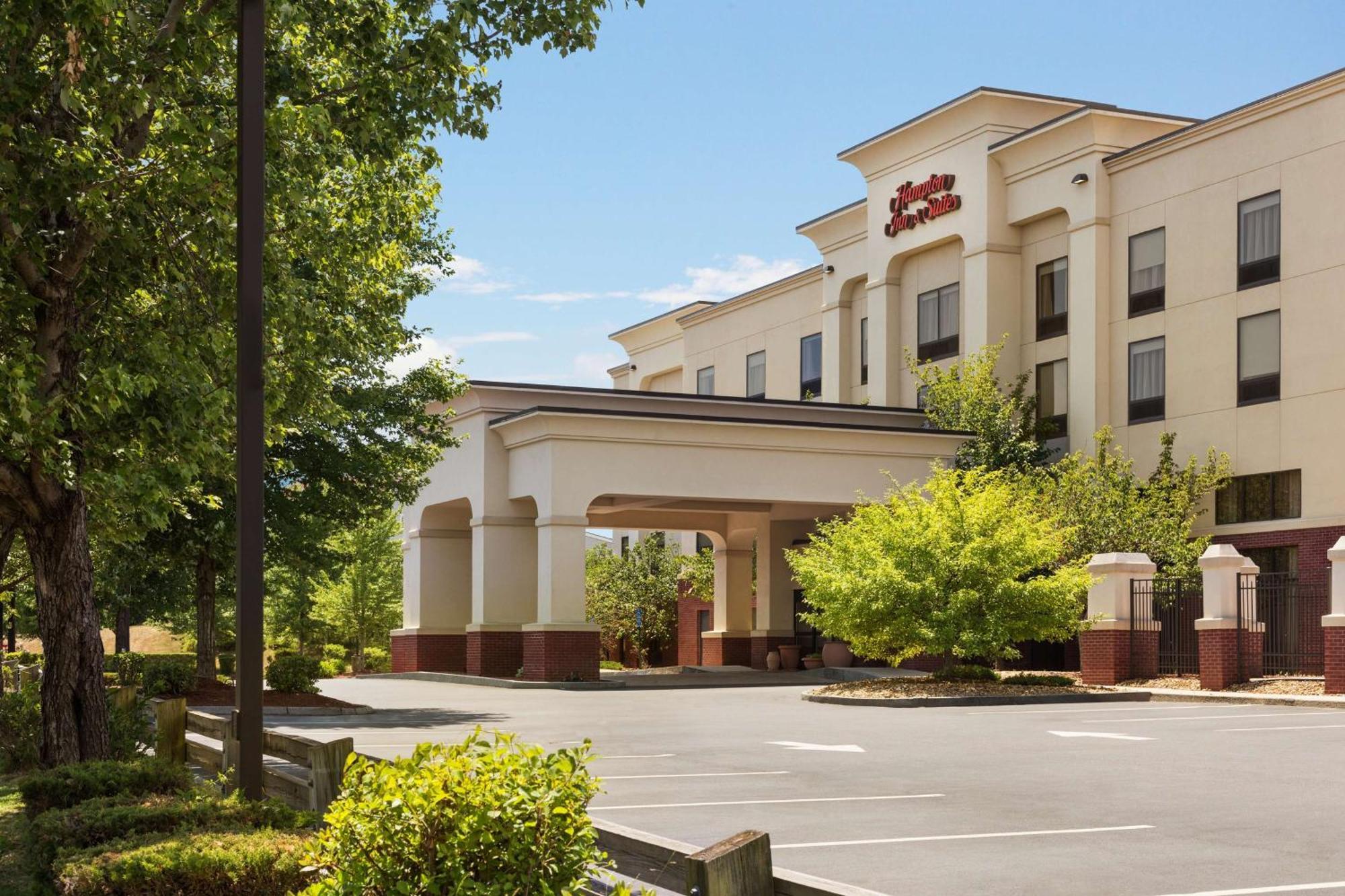 Hampton Inn & Suites By Hilton Manchester Bedford Eksteriør billede