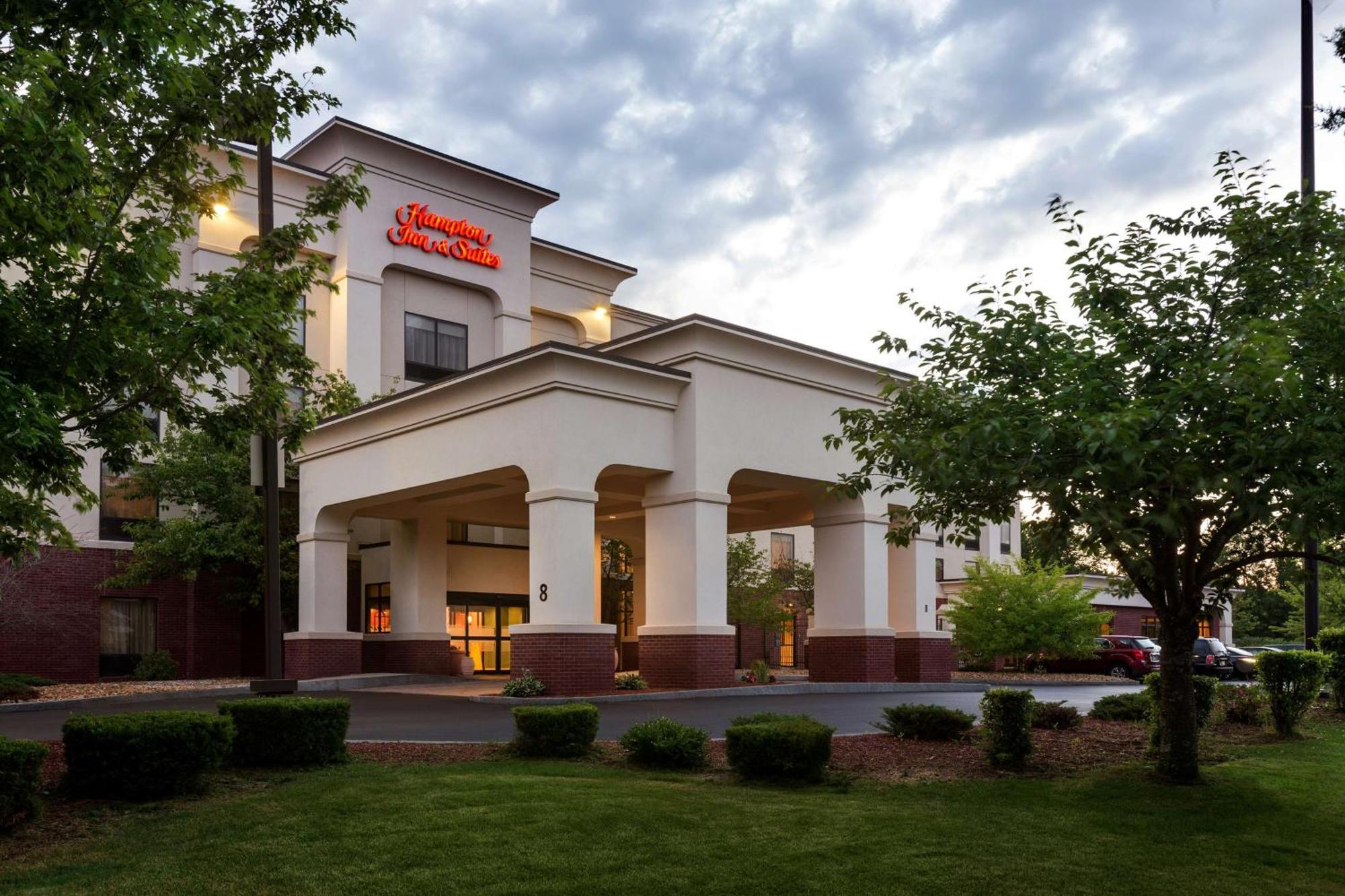 Hampton Inn & Suites By Hilton Manchester Bedford Eksteriør billede