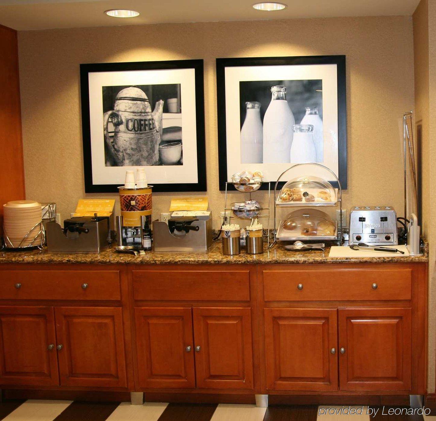 Hampton Inn & Suites By Hilton Manchester Bedford Eksteriør billede