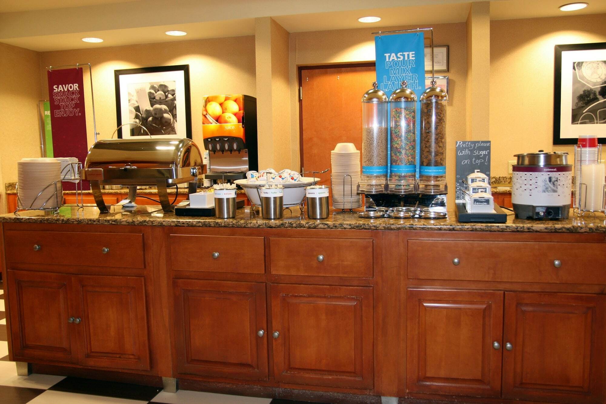 Hampton Inn & Suites By Hilton Manchester Bedford Eksteriør billede